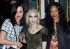 Grimes junto a Kate Perry y Rihanna.